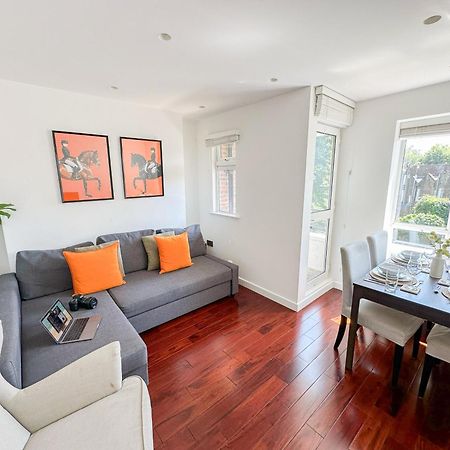 Appartamento Charming 2-Bed Flat Near Islington Station Londra Esterno foto