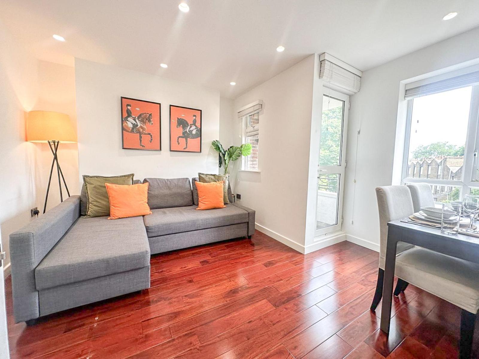 Appartamento Charming 2-Bed Flat Near Islington Station Londra Esterno foto