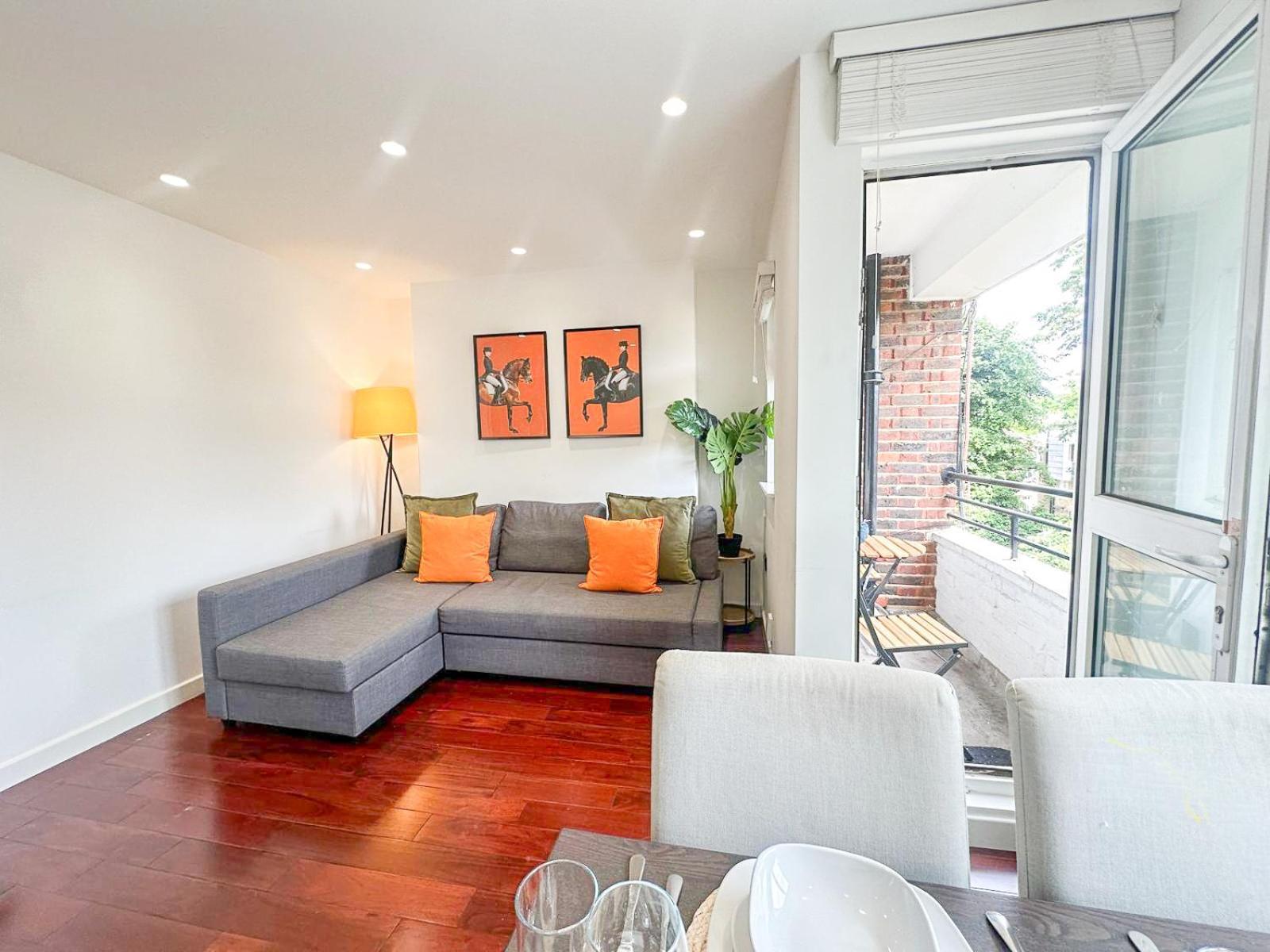 Appartamento Charming 2-Bed Flat Near Islington Station Londra Esterno foto